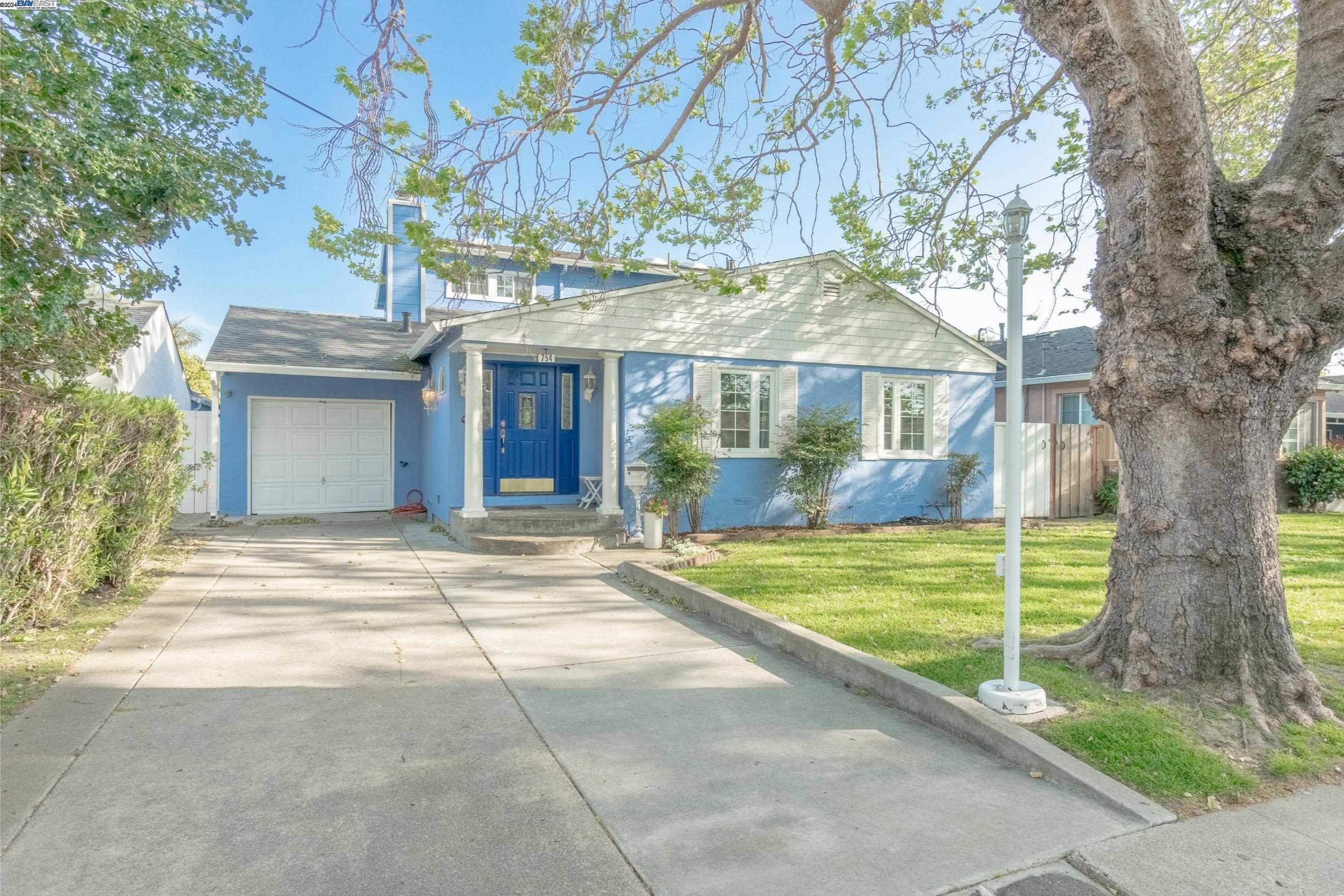 Neighborhood Neighborhood-50