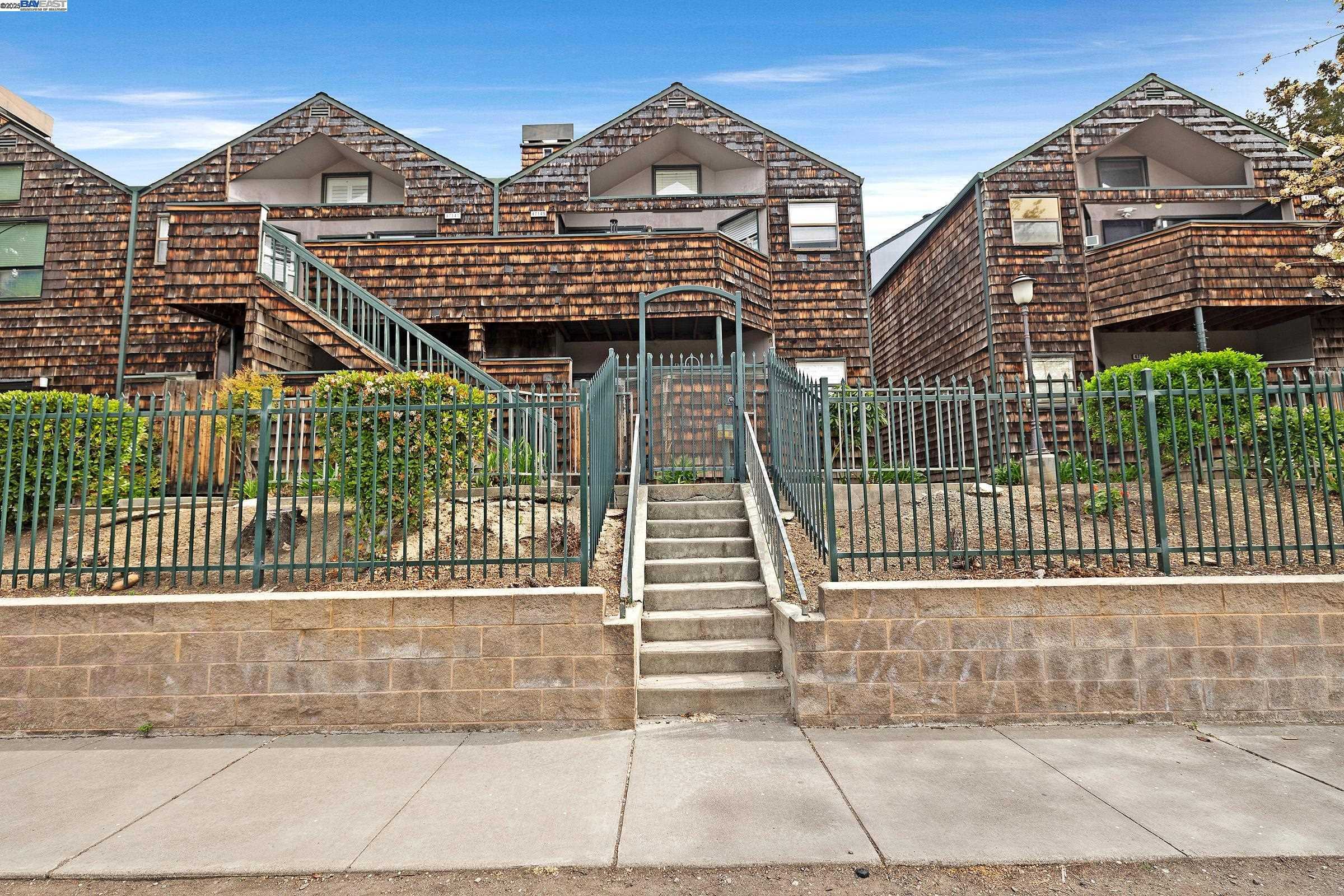 Neighborhood Neighborhood-5