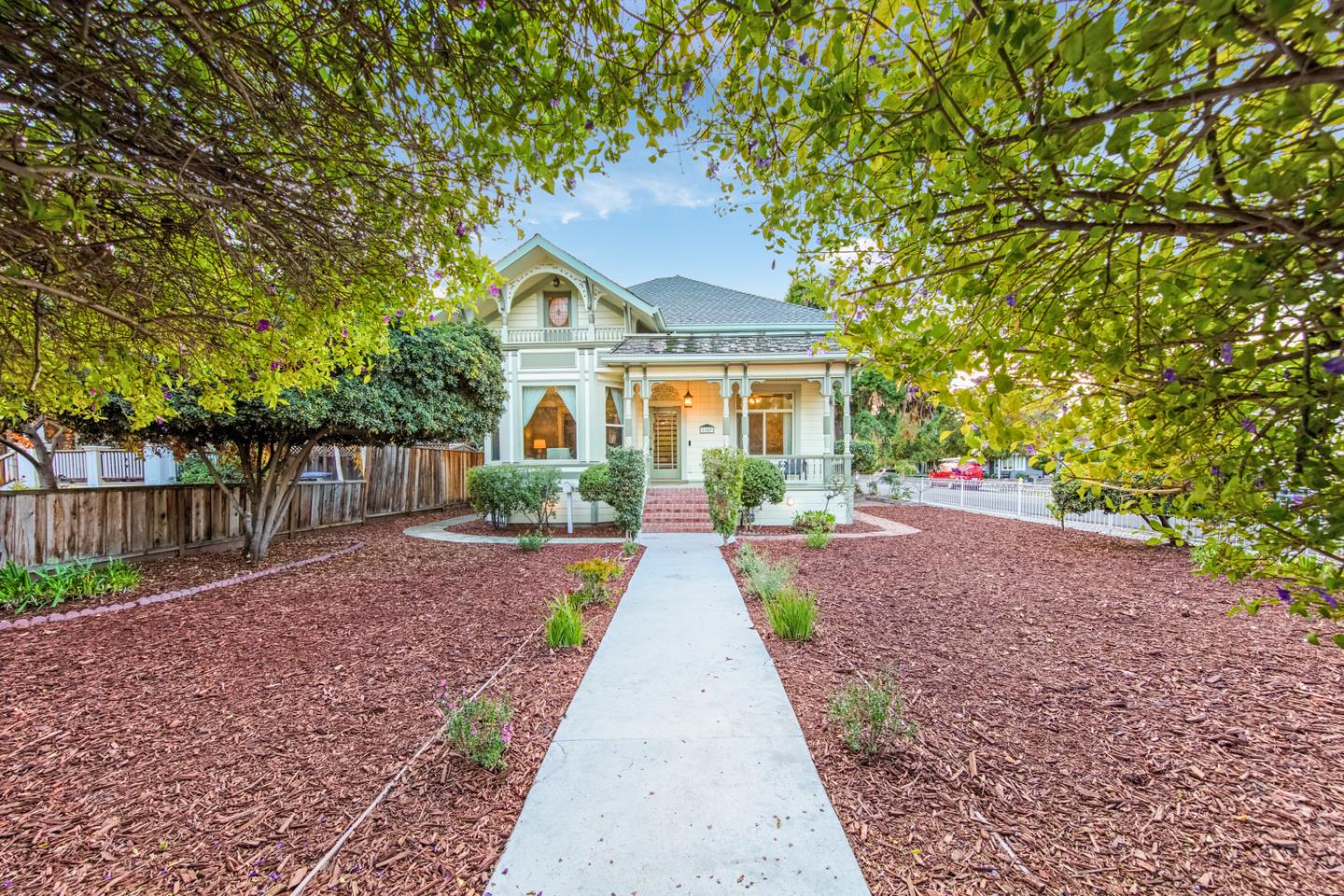 Neighborhood Neighborhood-8