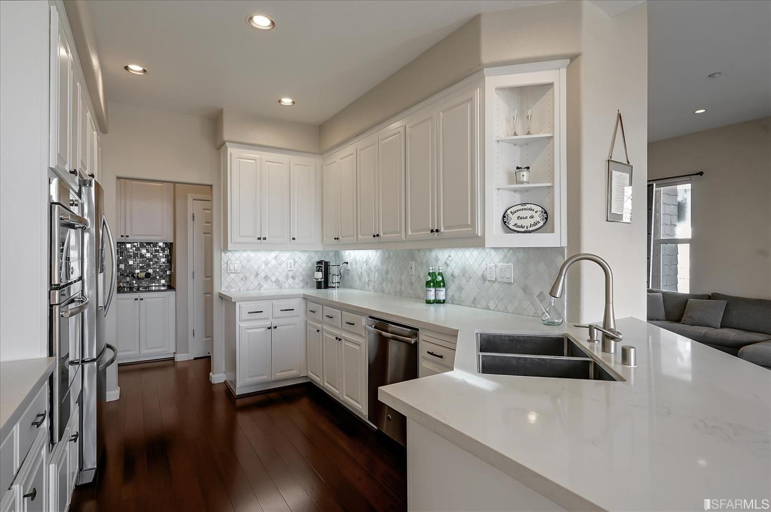 Neighborhood Neighborhood-1