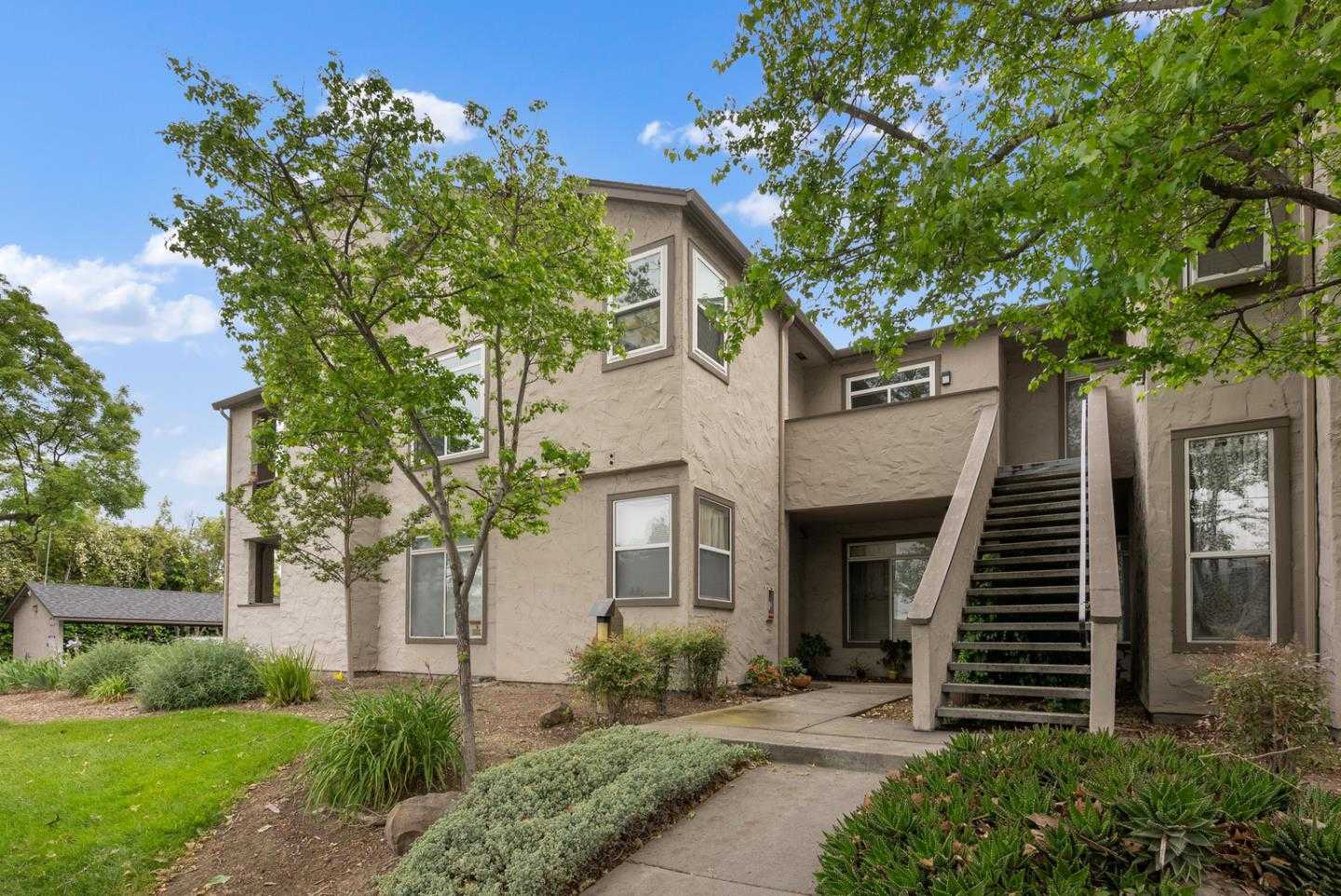 Neighborhood Neighborhood-28