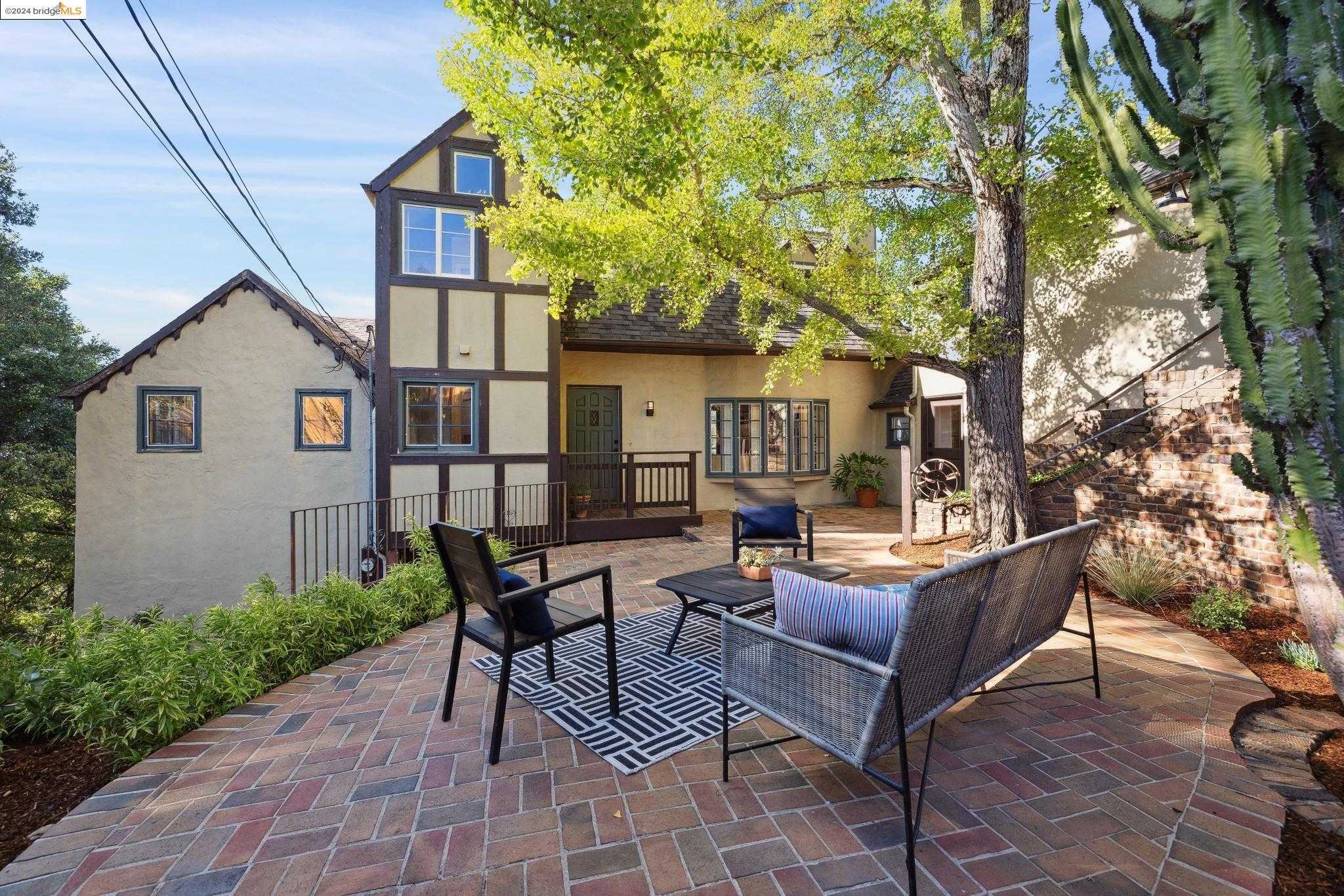 Neighborhood Neighborhood-3