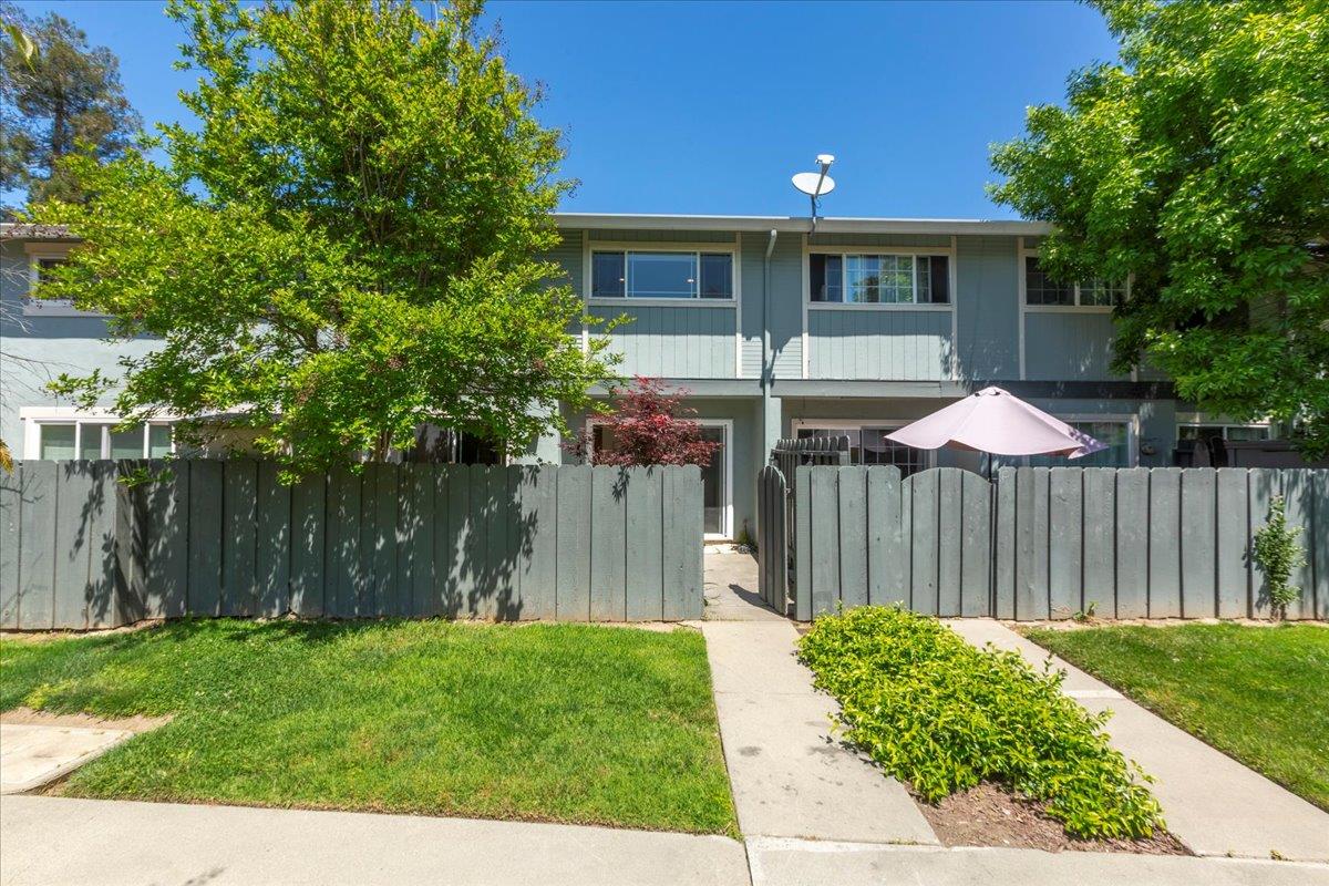 Neighborhood Neighborhood-13