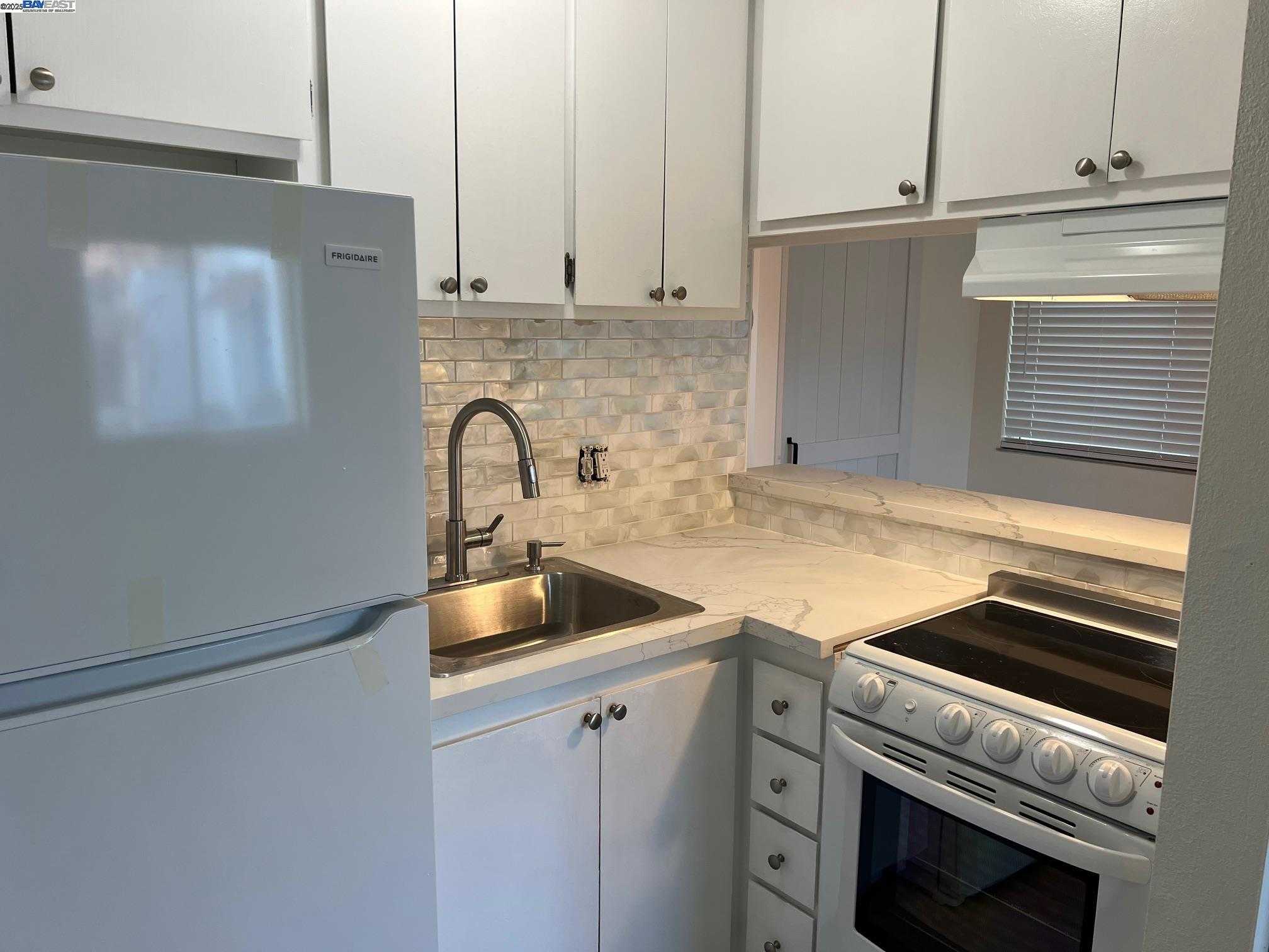 Neighborhood Neighborhood-5