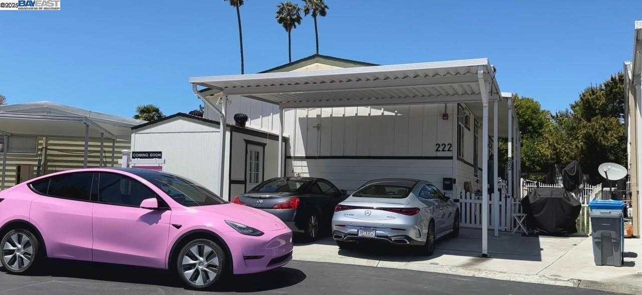 Neighborhood Neighborhood-20