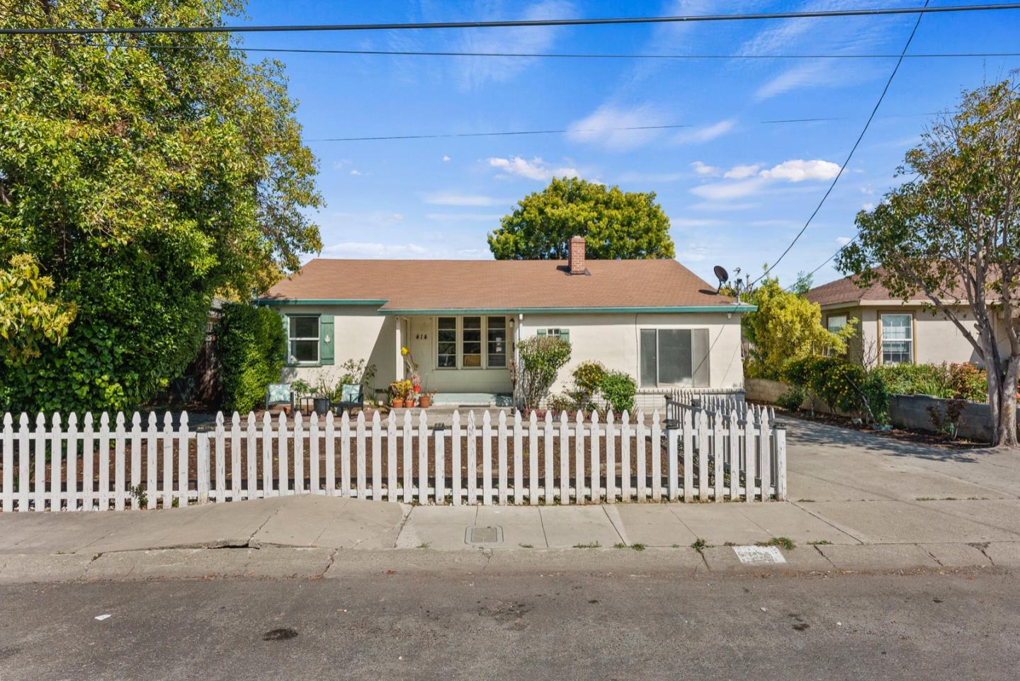 Neighborhood Neighborhood-35