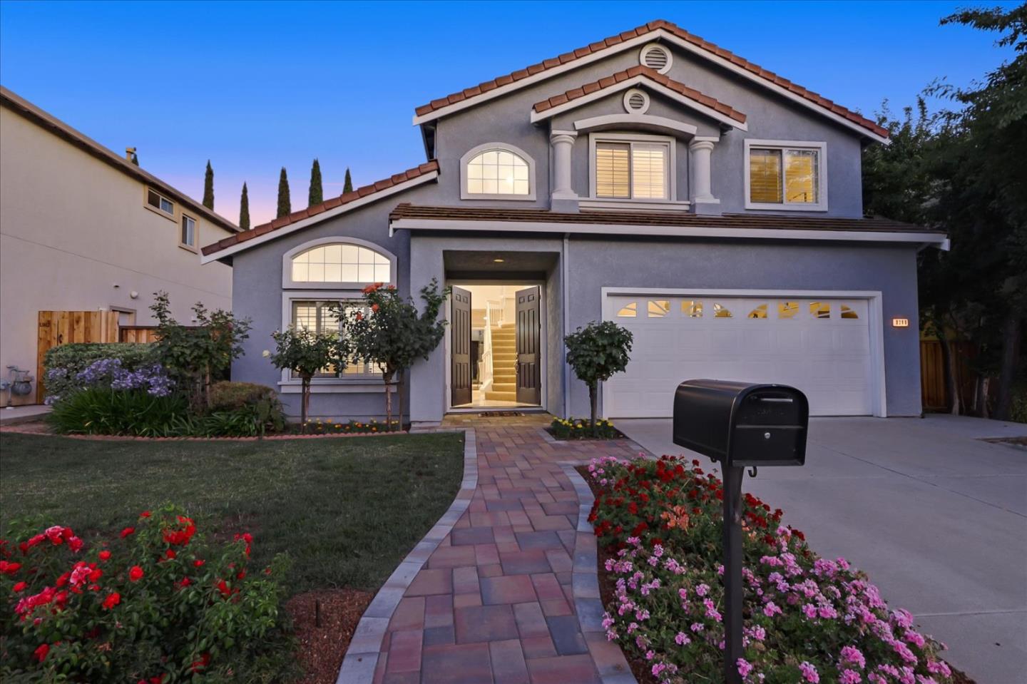 Neighborhood Neighborhood-44