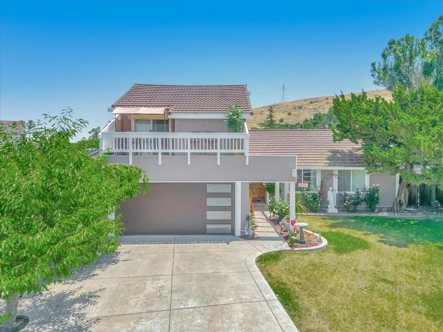 Neighborhood Neighborhood-20