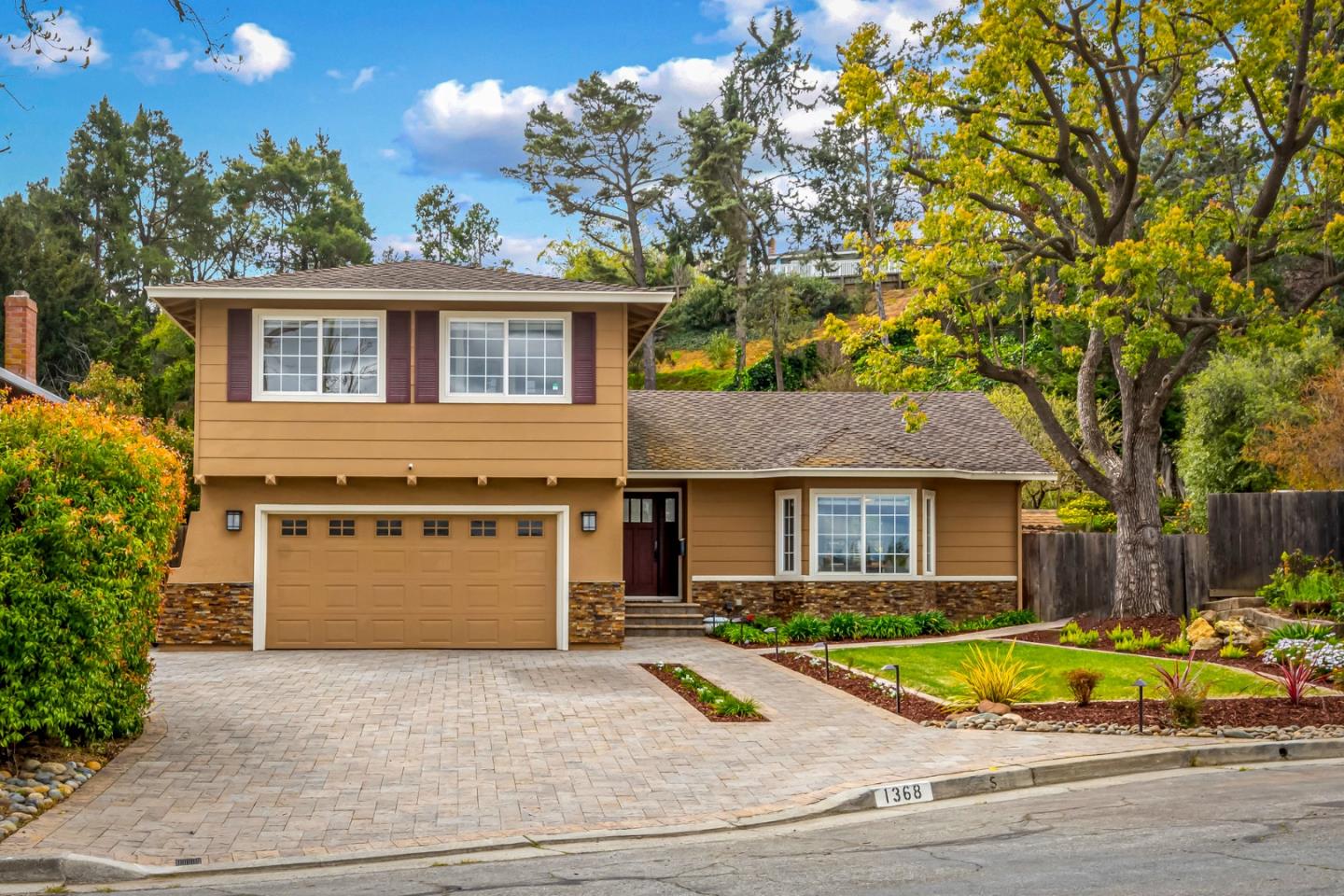 Neighborhood Neighborhood-18