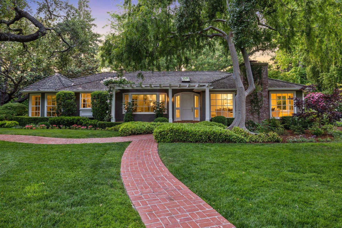 Neighborhood Neighborhood-1