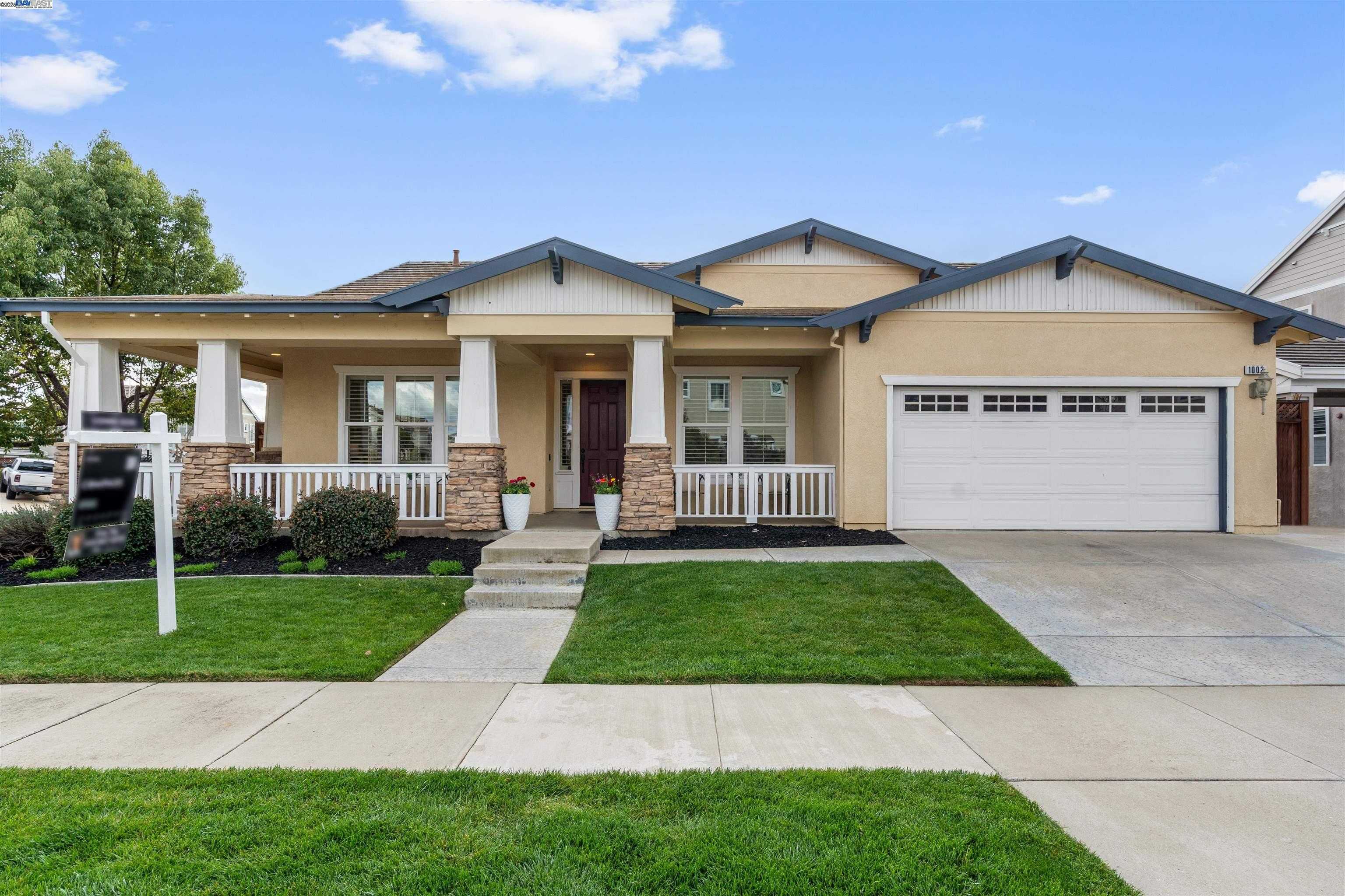 Neighborhood Neighborhood-18