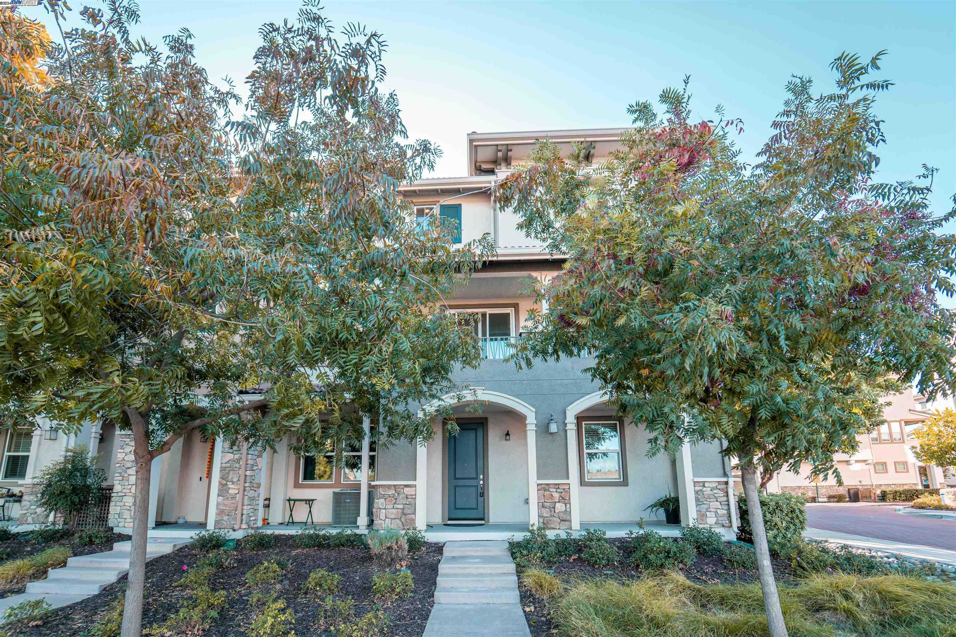 Neighborhood Neighborhood-34