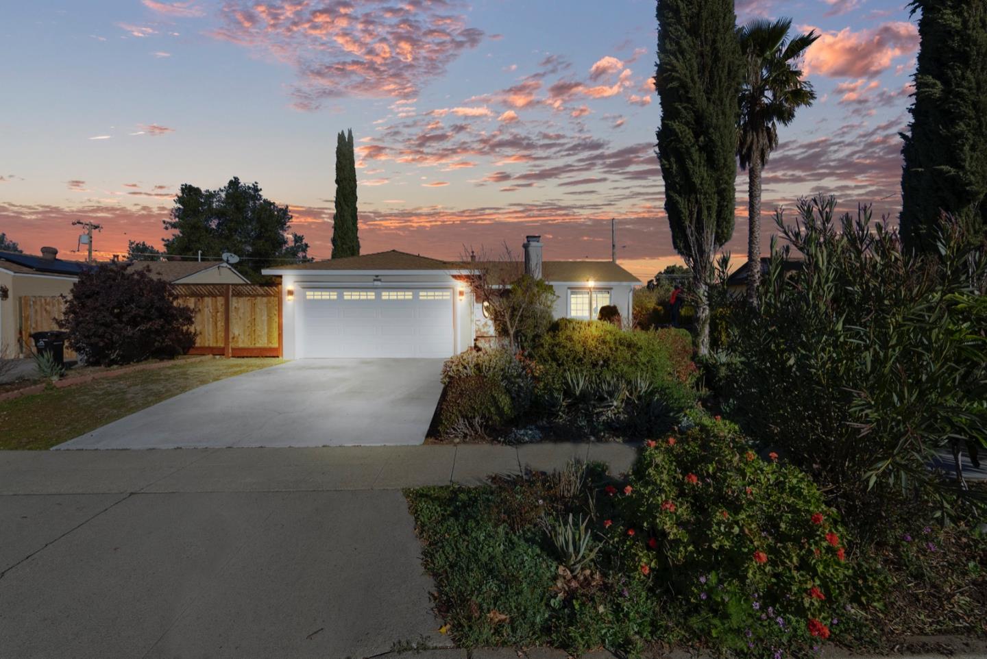 Neighborhood Neighborhood-175