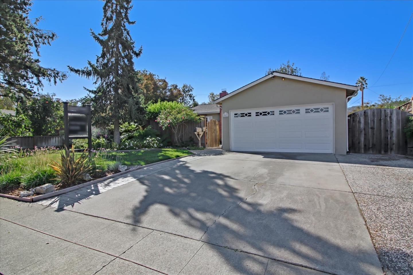 Neighborhood Neighborhood-171