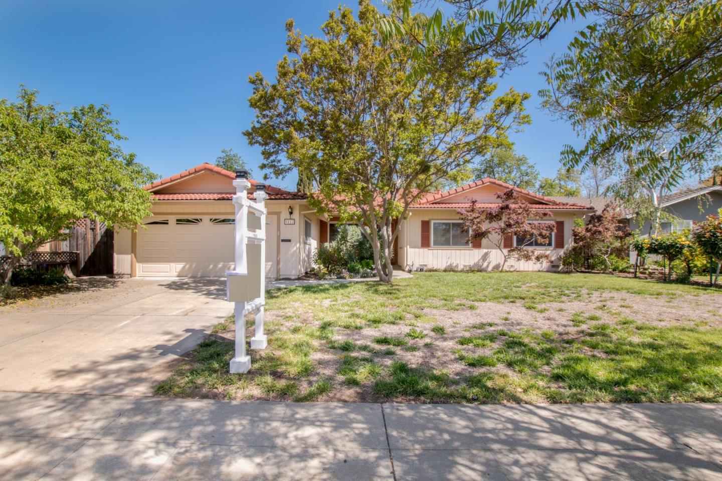 Neighborhood Neighborhood-22