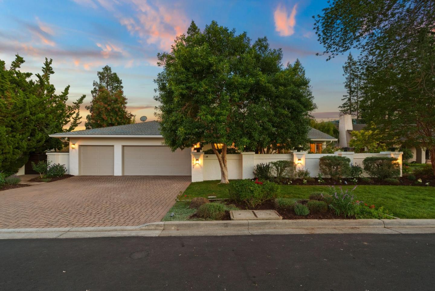 Neighborhood Neighborhood-8