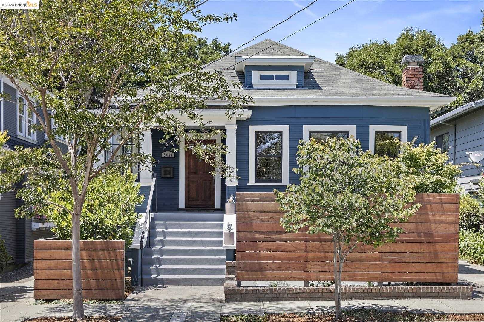 Neighborhood Neighborhood-18