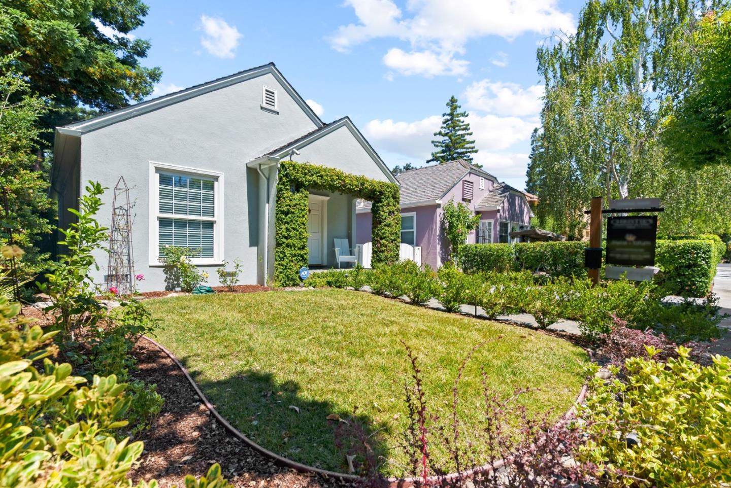 Neighborhood Neighborhood-42