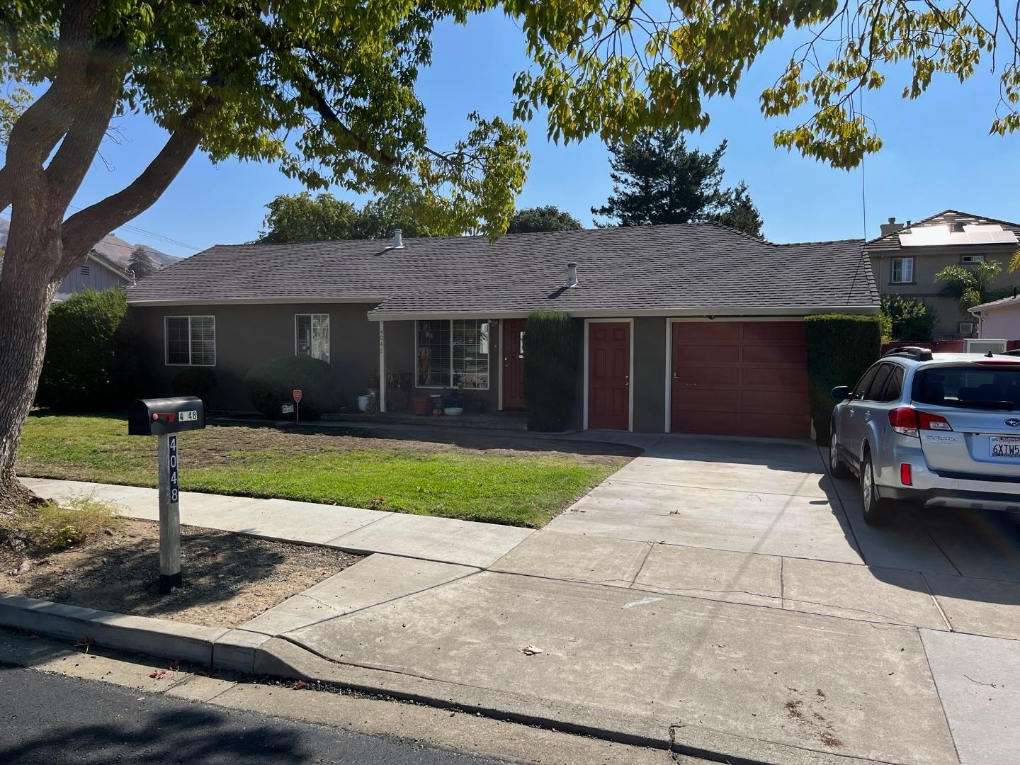 Neighborhood Neighborhood-94