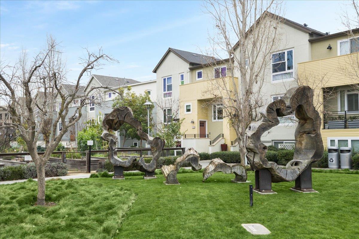 Neighborhood Neighborhood-62