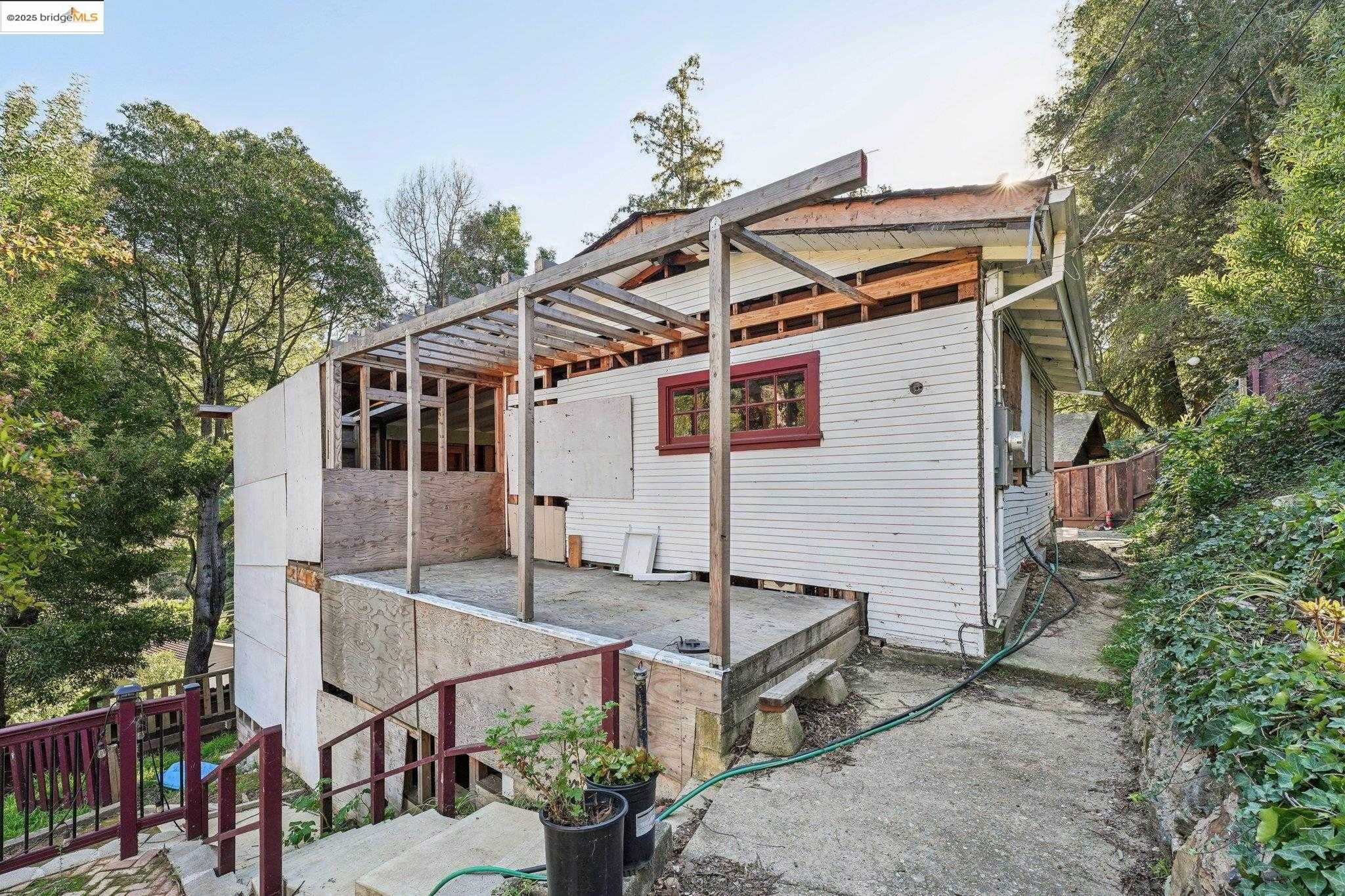 Neighborhood Neighborhood-25