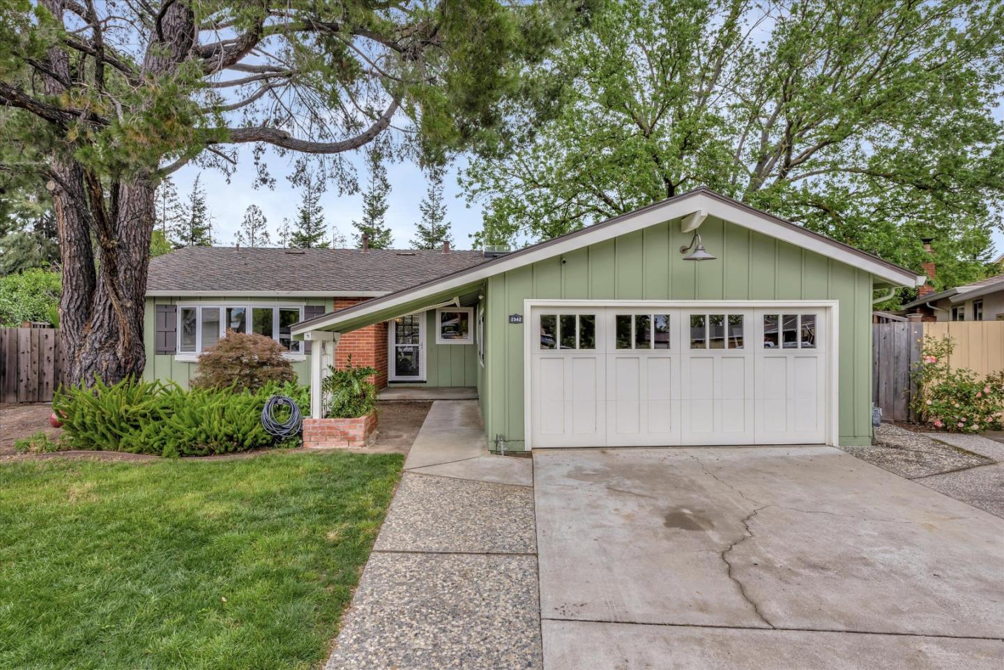 Neighborhood Neighborhood-104