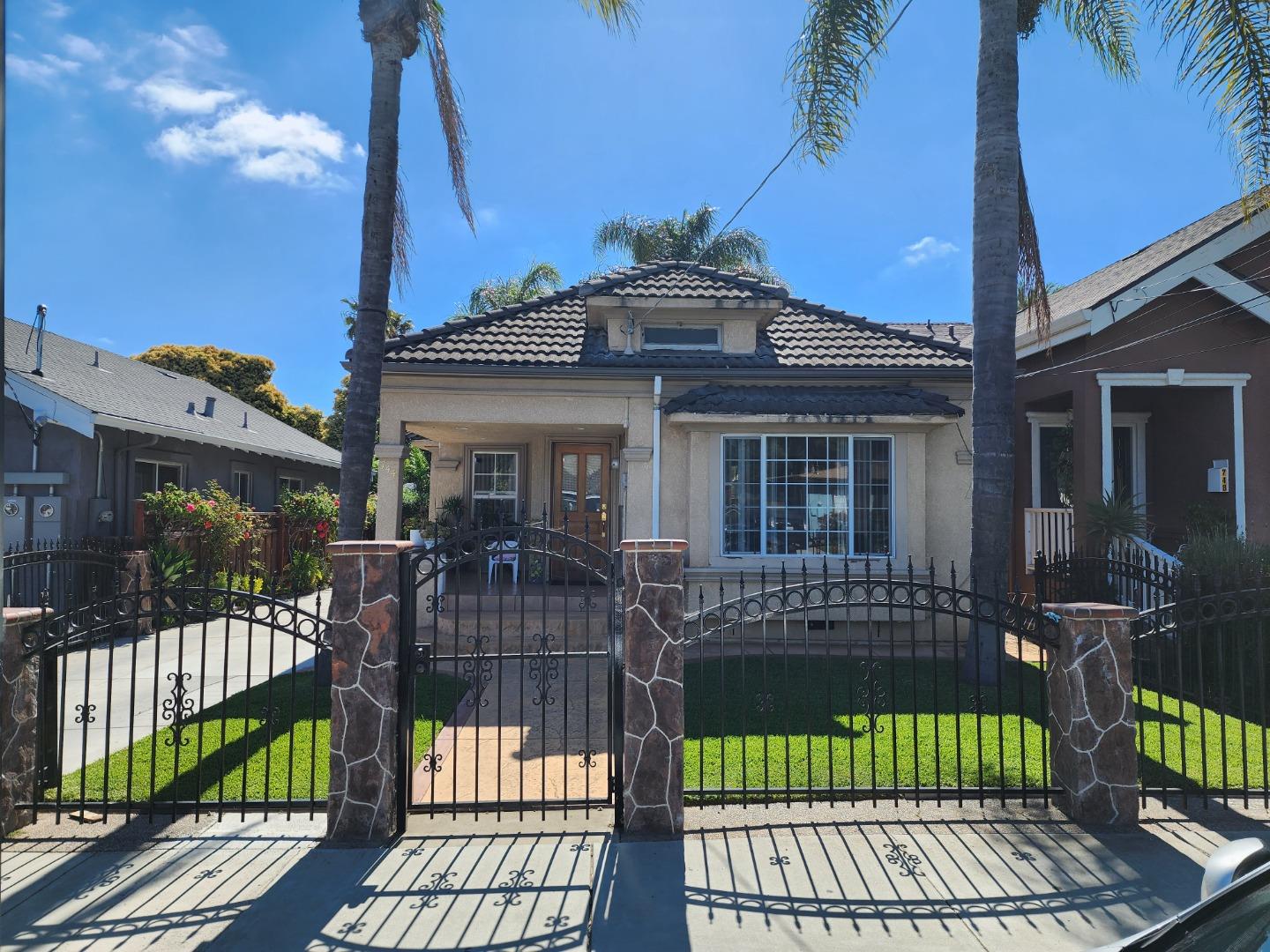 Neighborhood Neighborhood-92