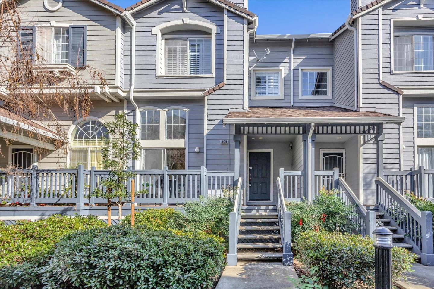 Neighborhood Neighborhood-17