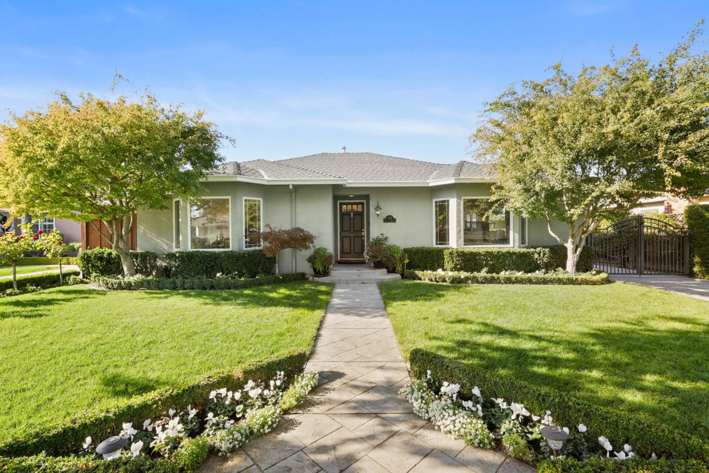 Neighborhood Neighborhood-114