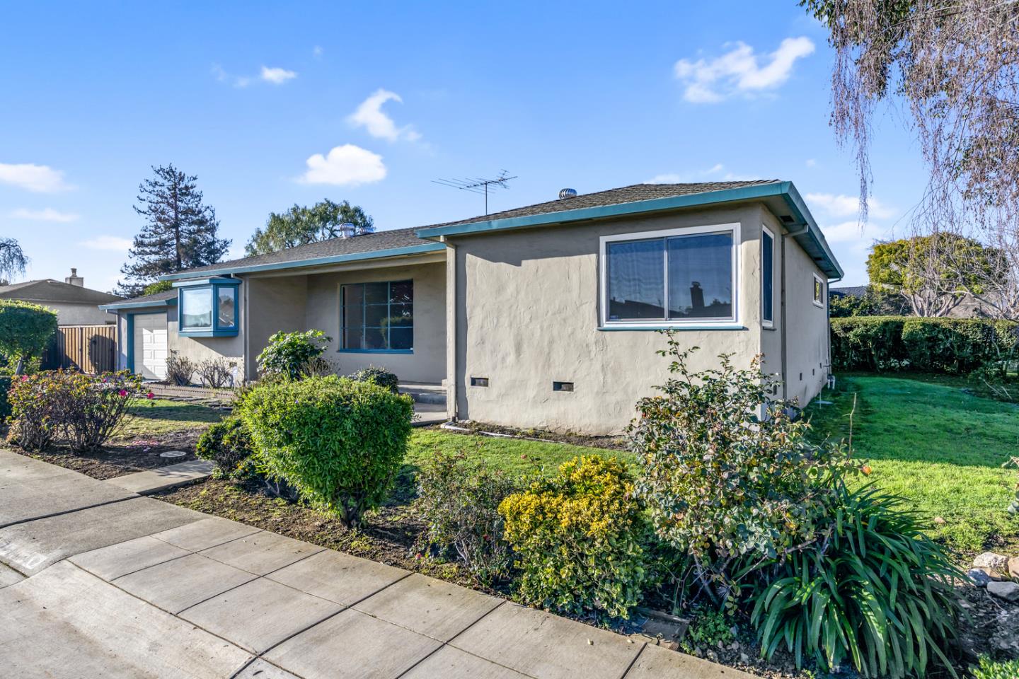 Neighborhood Neighborhood-118