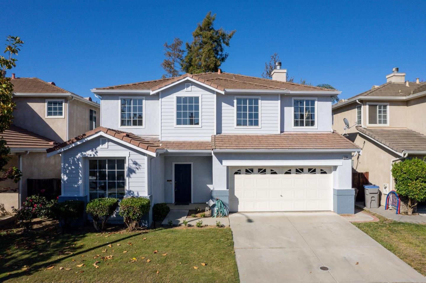 Neighborhood Neighborhood-22