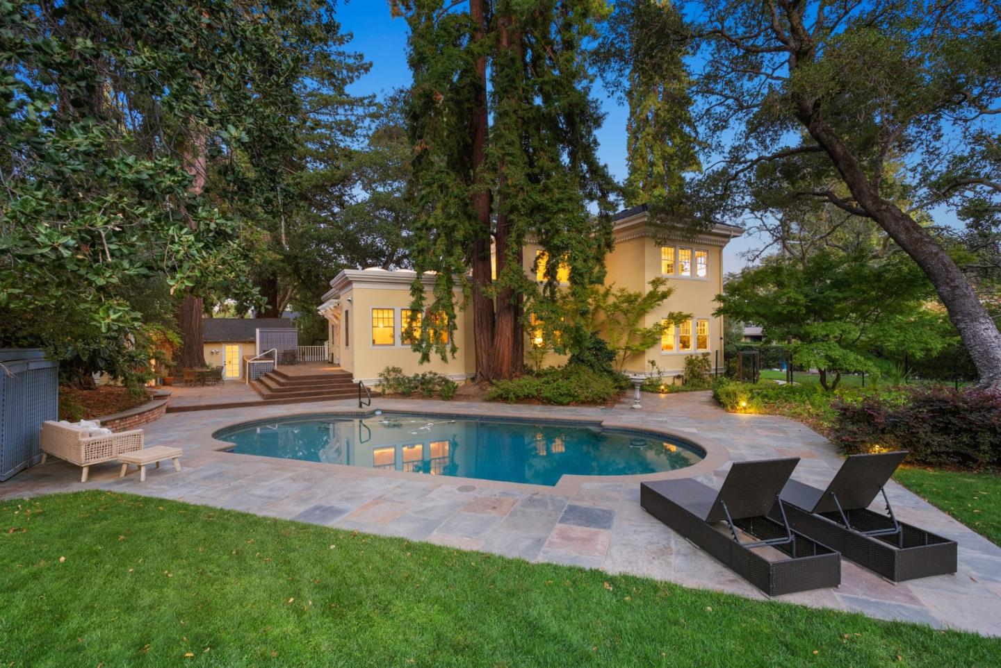 Neighborhood Neighborhood-9