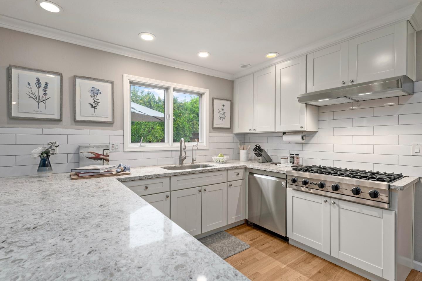 Neighborhood Neighborhood-79