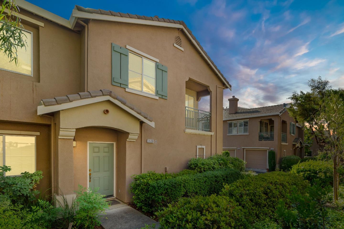 Neighborhood Neighborhood-49