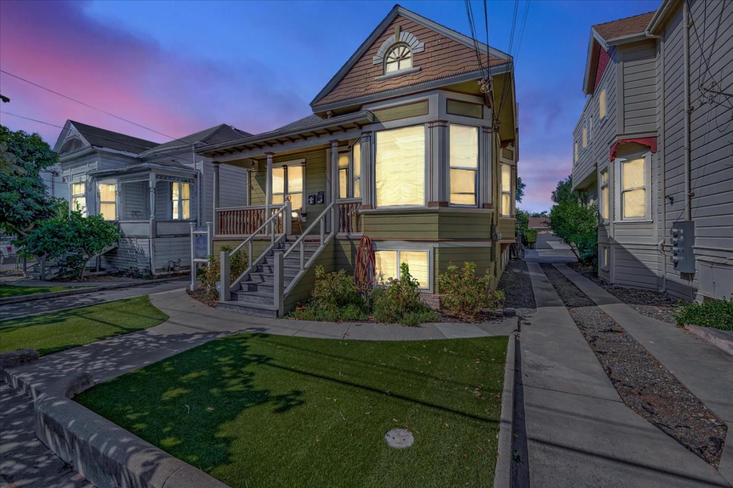 Neighborhood Neighborhood-47