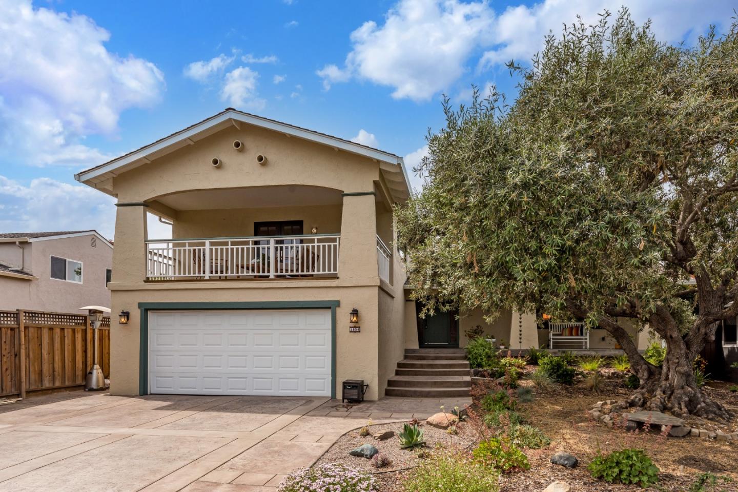 Neighborhood Neighborhood-74