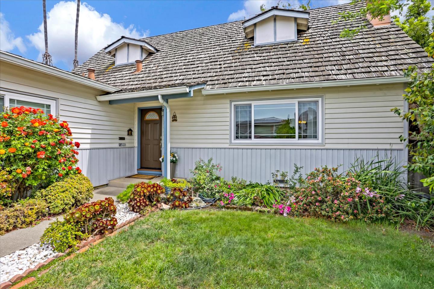 Neighborhood Neighborhood-86