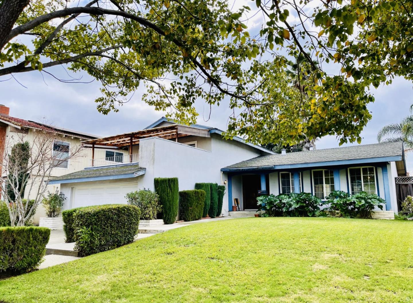 Neighborhood Neighborhood-12