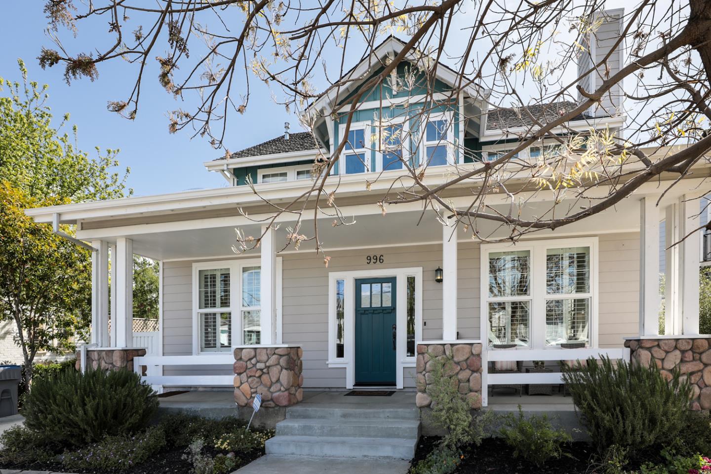 Neighborhood Neighborhood-4