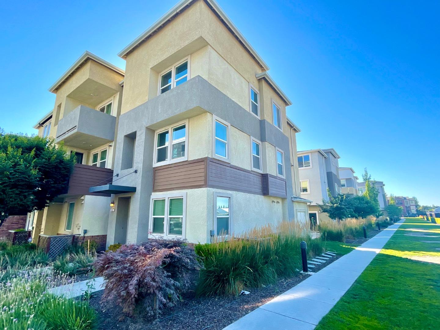 Neighborhood Neighborhood-17