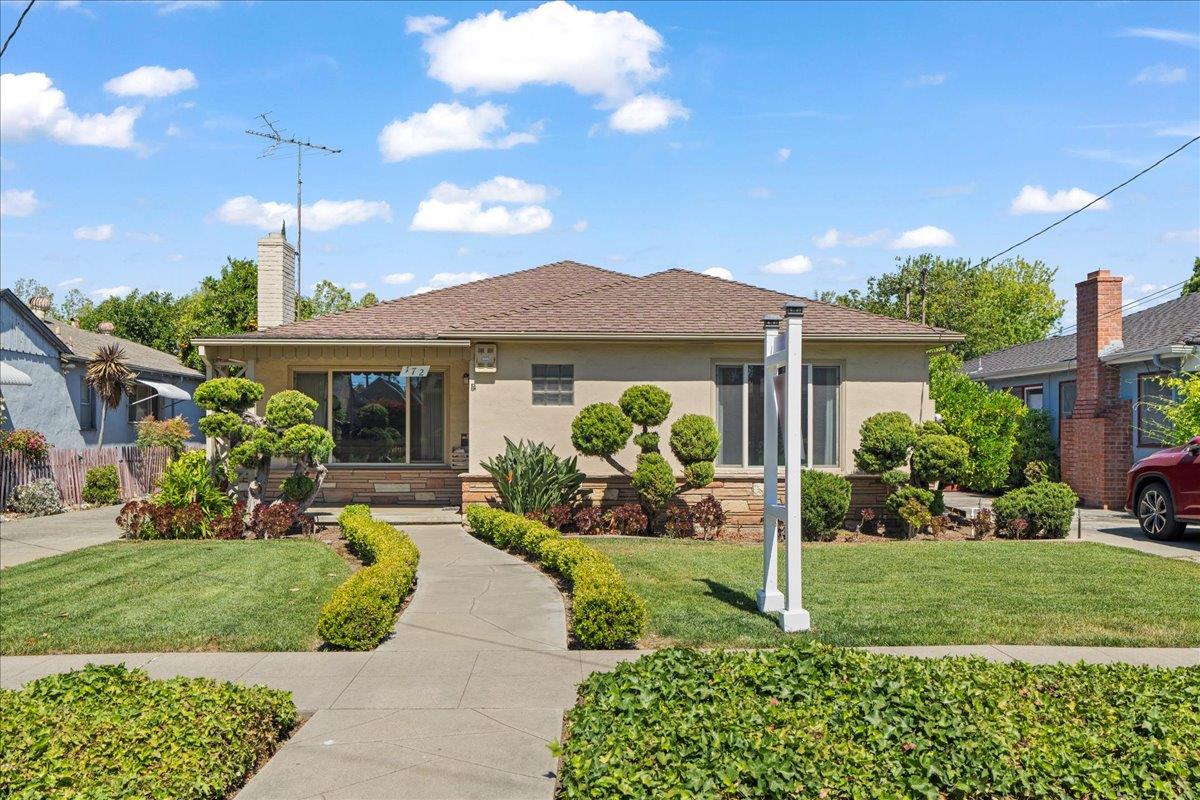 Neighborhood Neighborhood-75