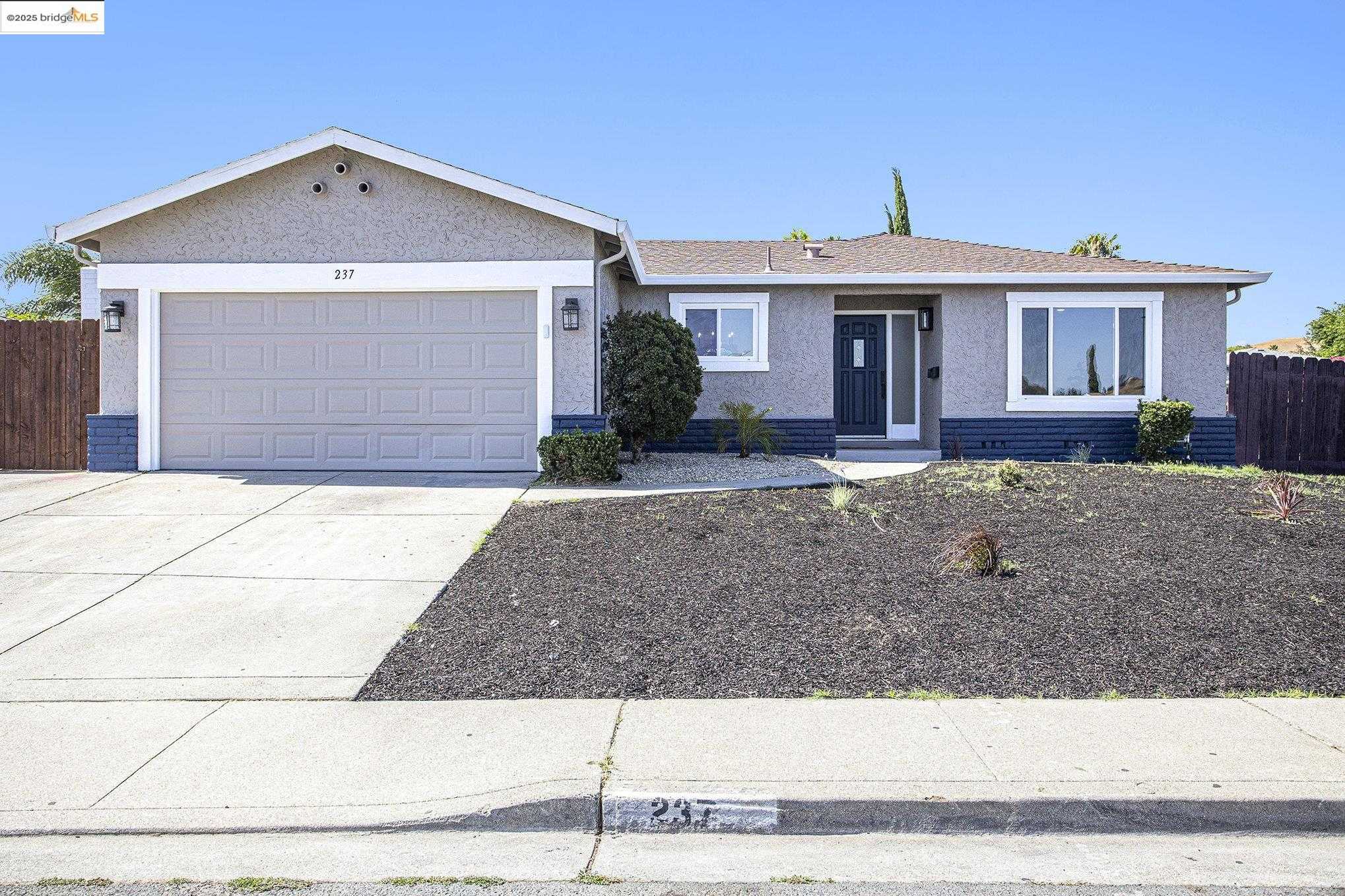 Neighborhood Neighborhood-20