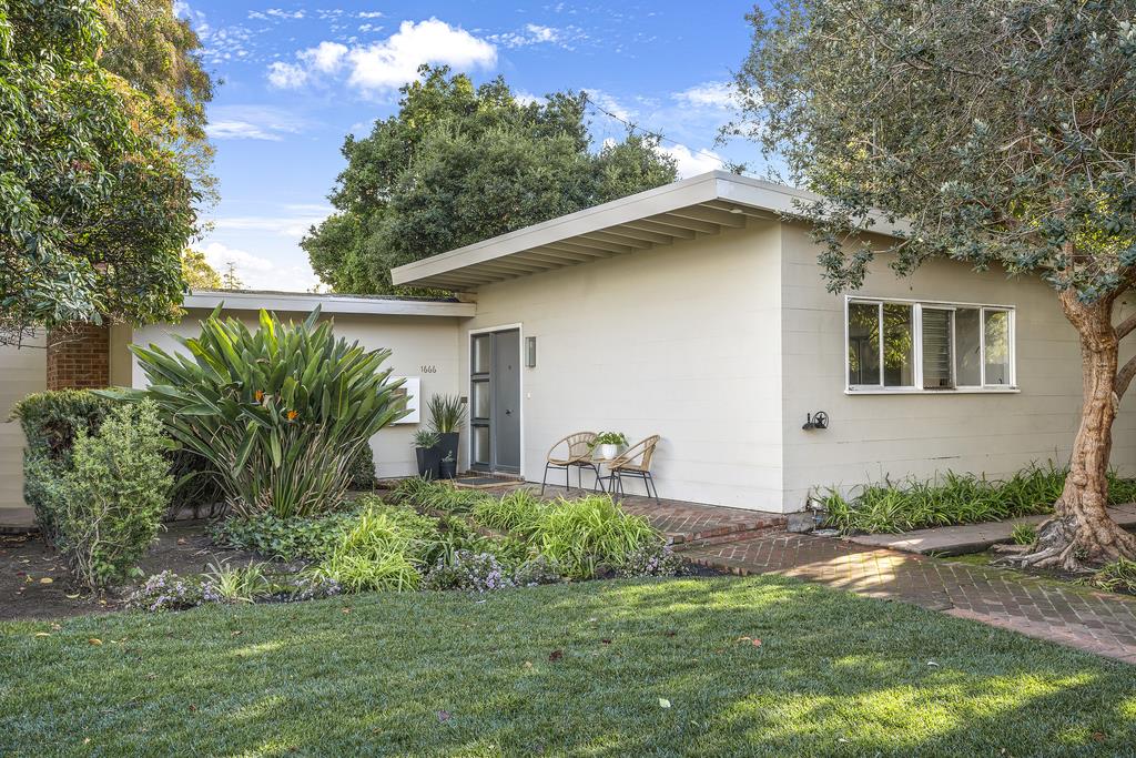 Neighborhood Neighborhood-64