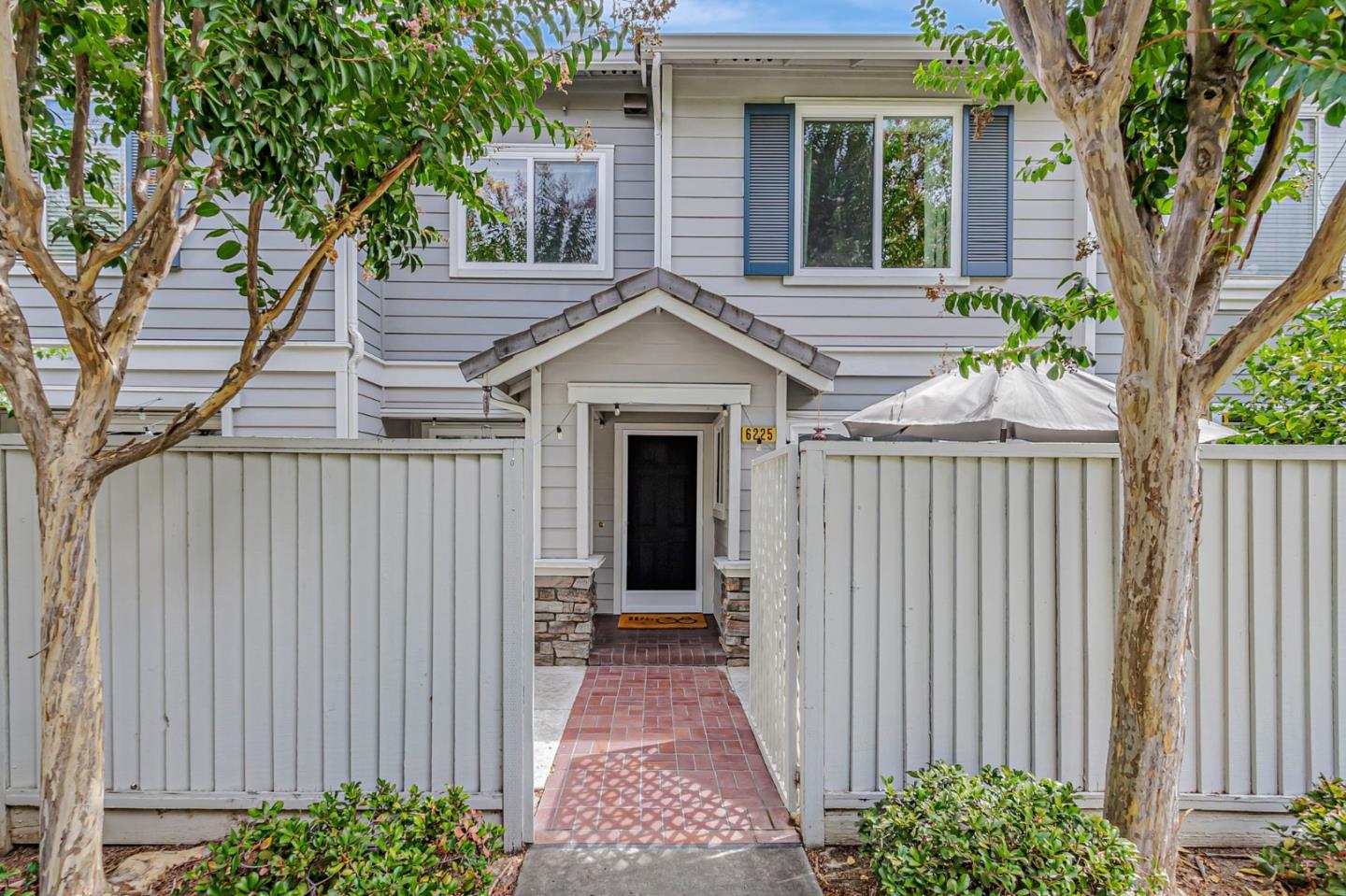 Neighborhood Neighborhood-4