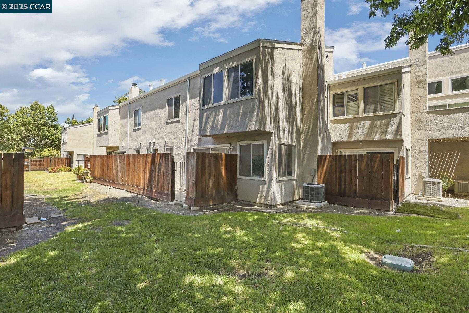 Neighborhood Neighborhood-16