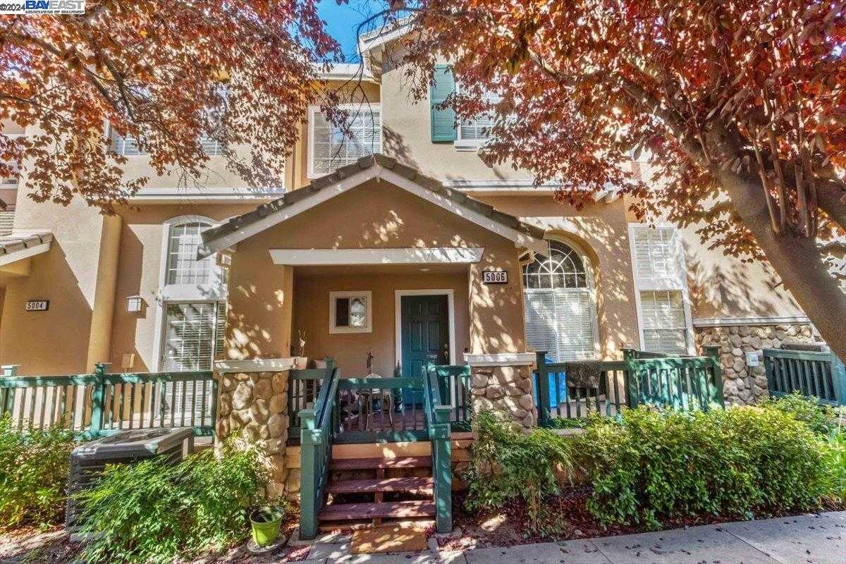 Neighborhood Neighborhood-34