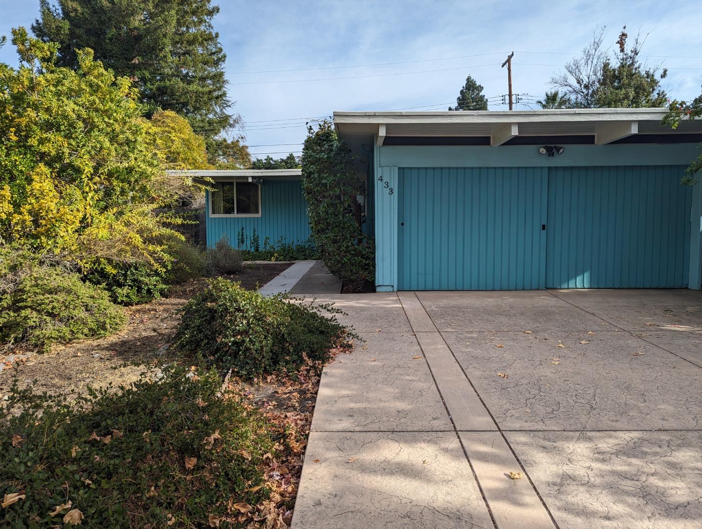 Neighborhood Neighborhood-94