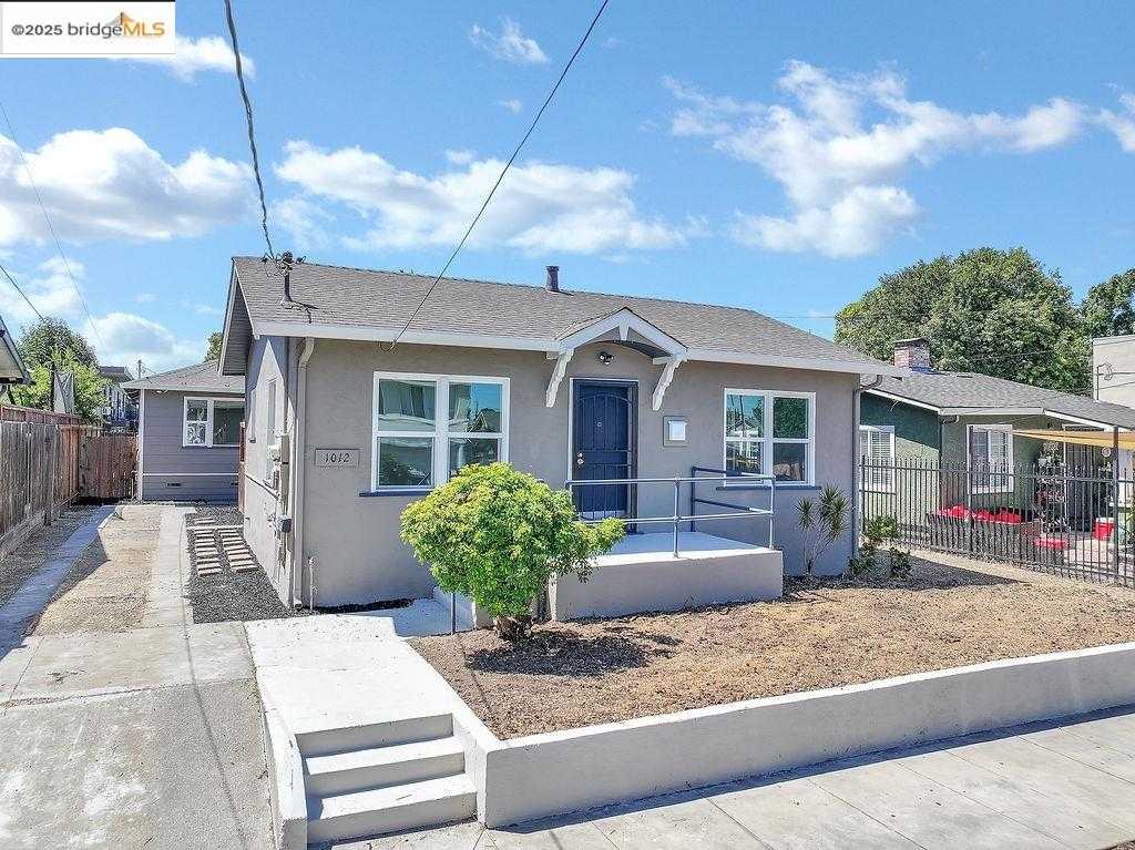 Neighborhood Neighborhood-20
