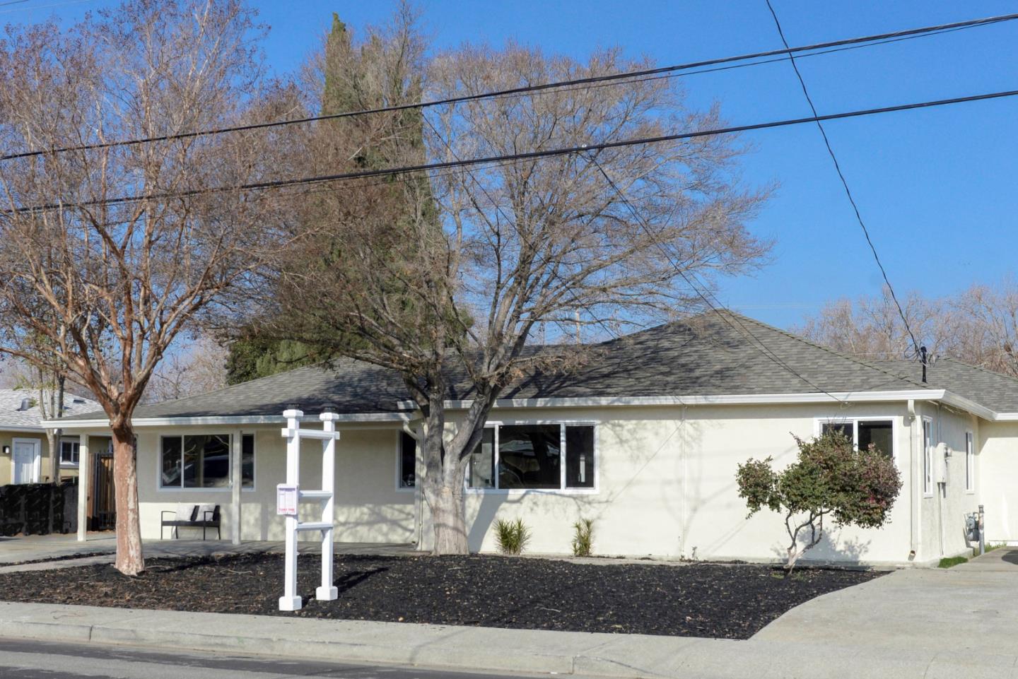 Neighborhood Neighborhood-18