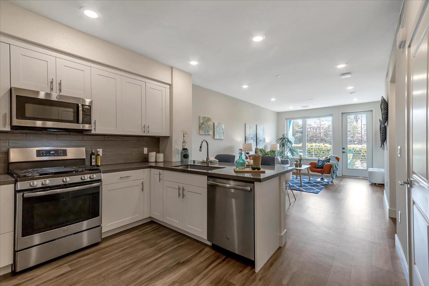 Neighborhood Neighborhood-103